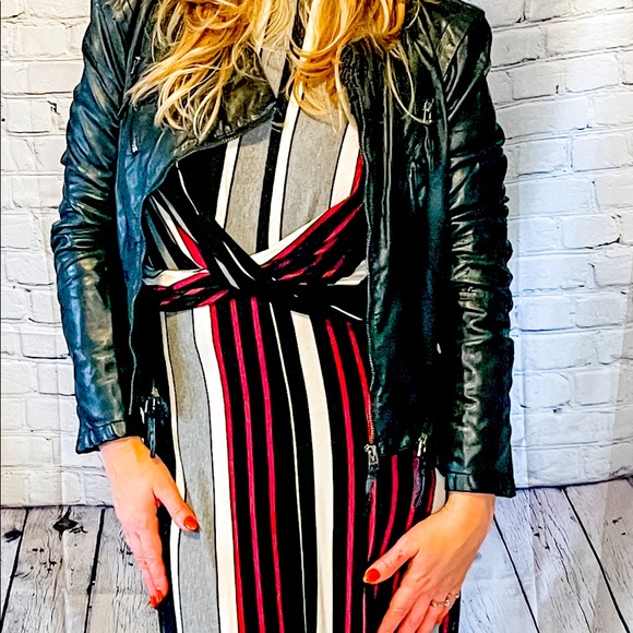 Women’s Socialite dress with twist front size large NWOT - Picture 4 of 9